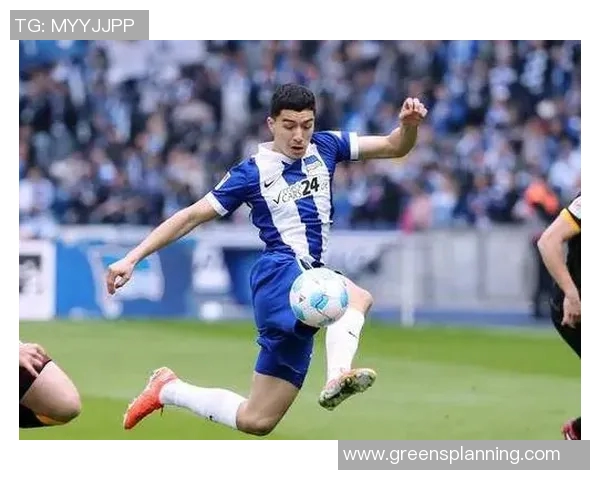 柏林赫塔主场溃败，保级前景堪忧