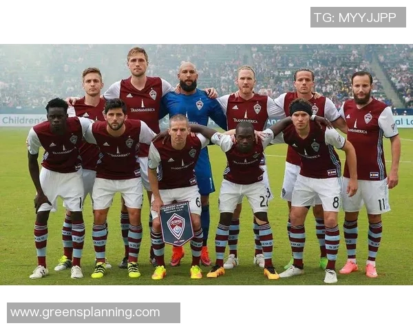 莱比锡红牛再胜，牢牢守住榜首位置